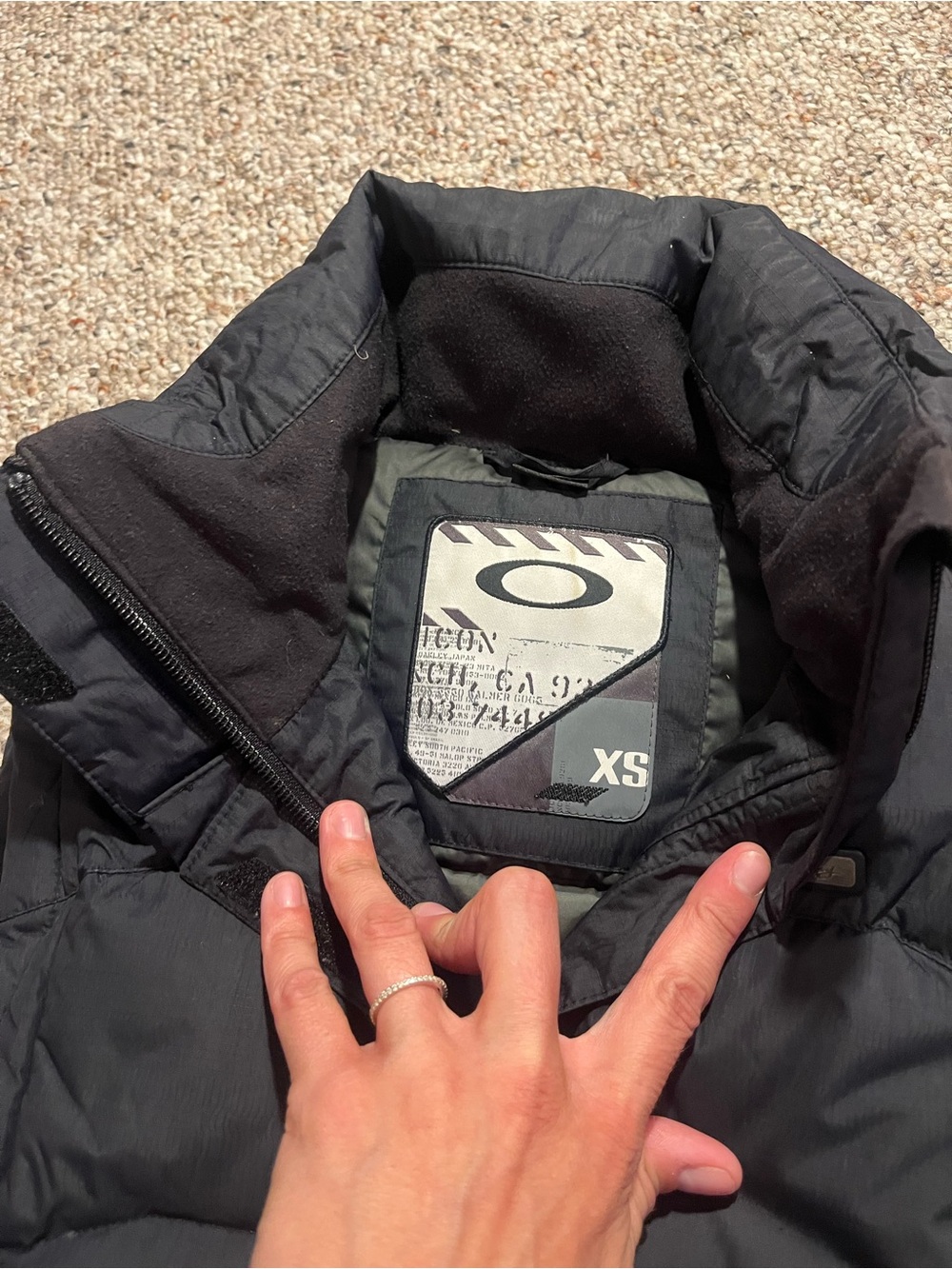 Oakley Black Quilted Puffer Vest for Women - Picture 4 of 8